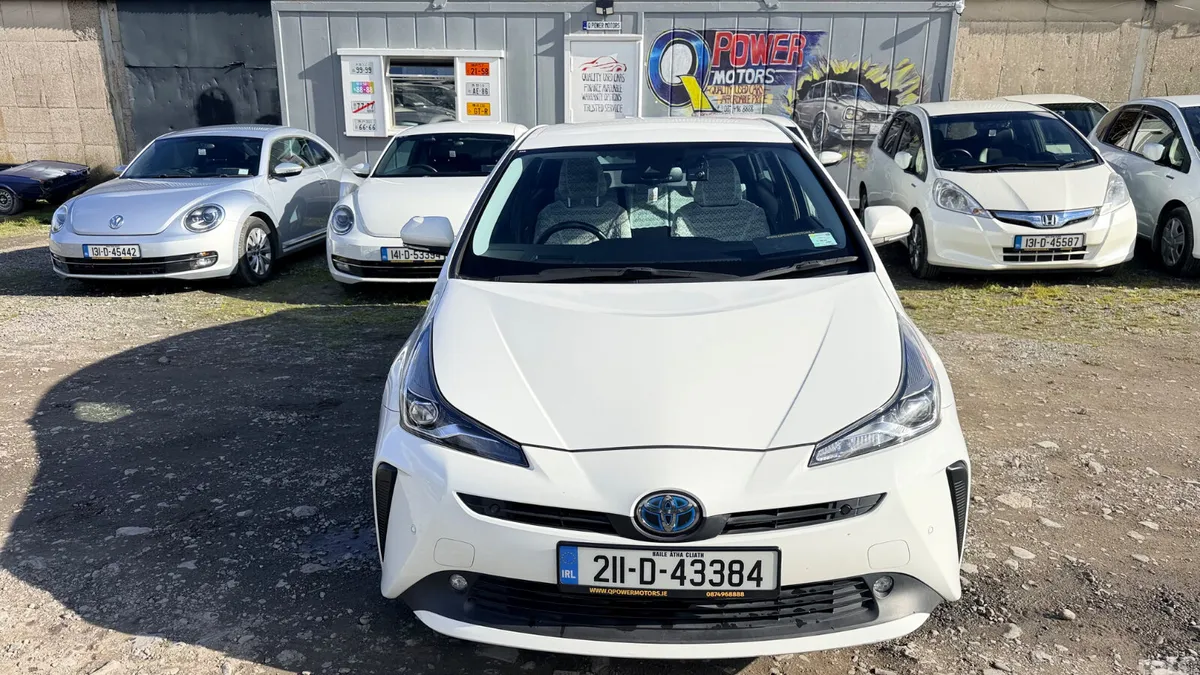 Toyota Prius Hatchback, Petrol Hybrid, 2021, White