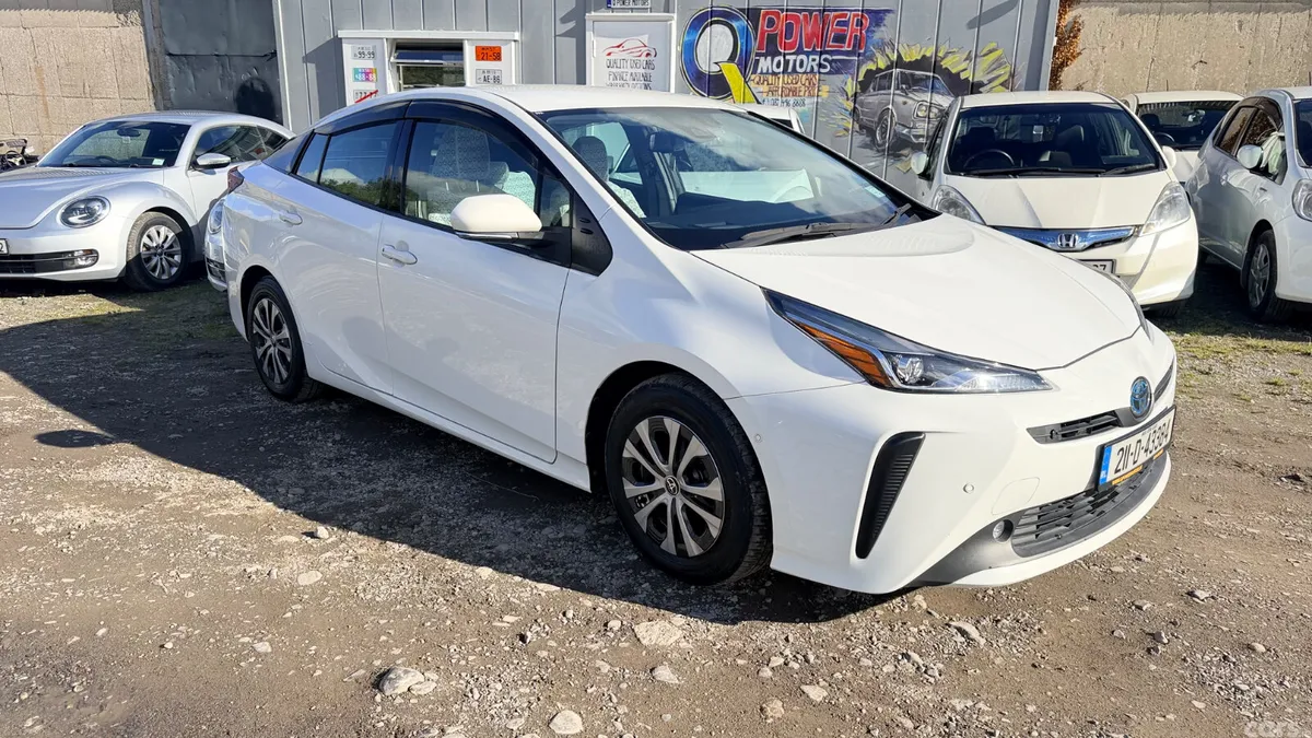 Toyota Prius Hatchback, Petrol Hybrid, 2021, White