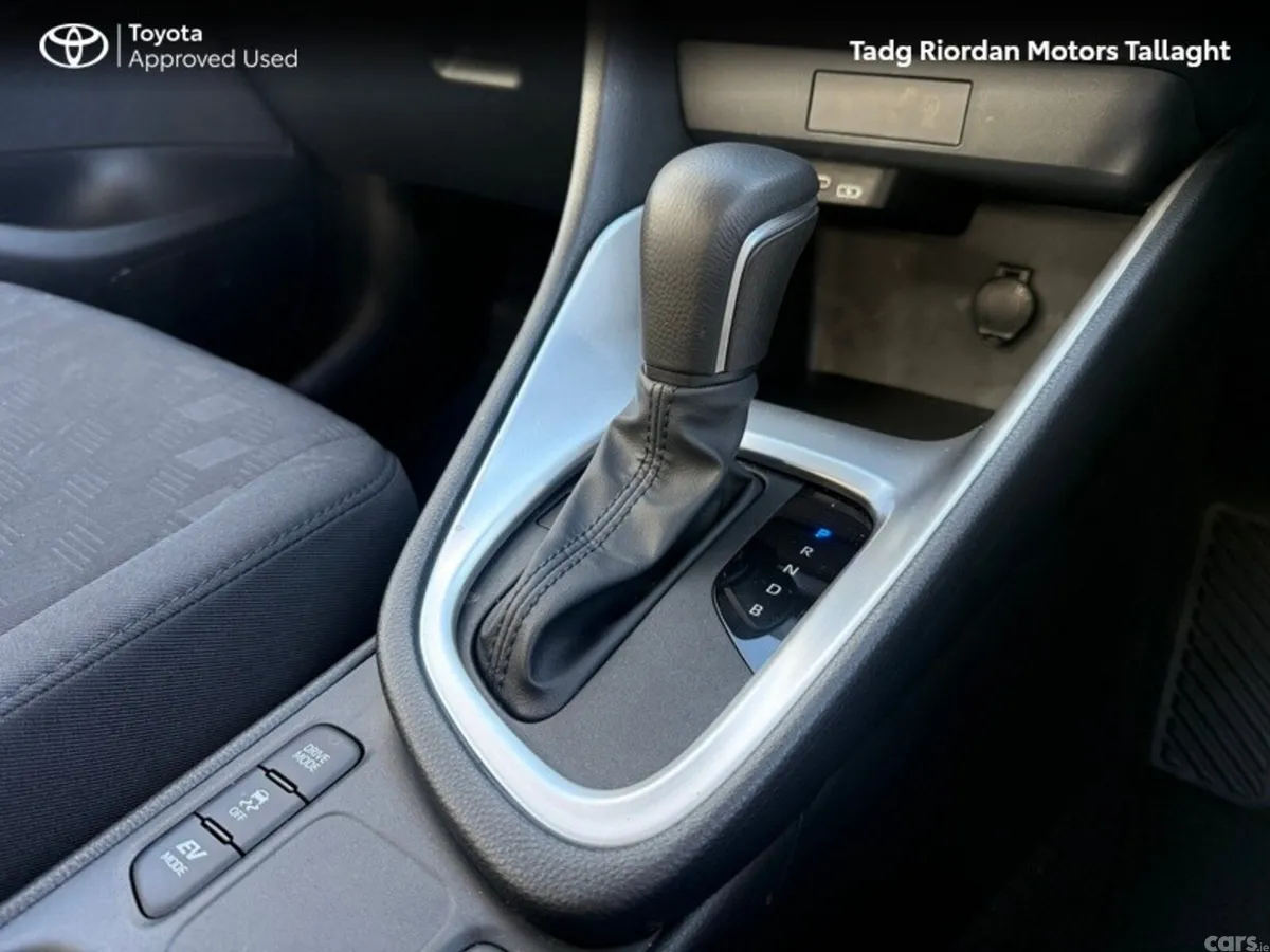 Toyota Yaris Hatchback, Petrol Hybrid, 2026, Blue