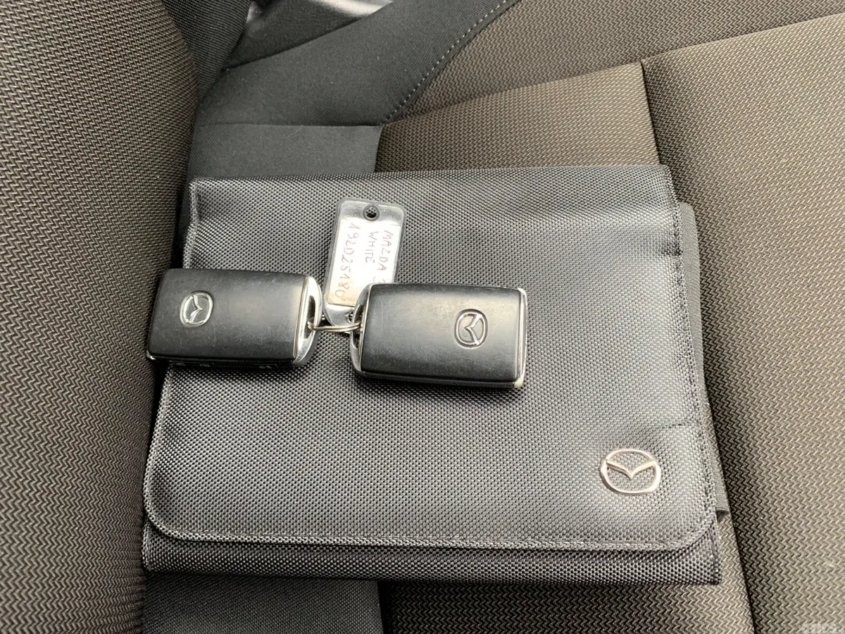 Mazda Mazda3 Hatchback, Petrol Hybrid, 2019, White