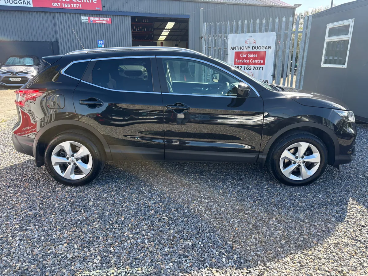 Nissan Qashqai MPV, Petrol, 2020, Black