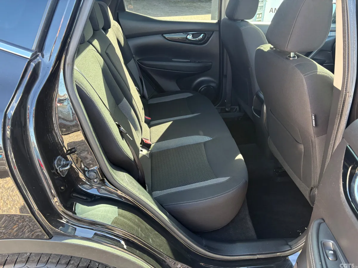 Nissan Qashqai MPV, Petrol, 2020, Black