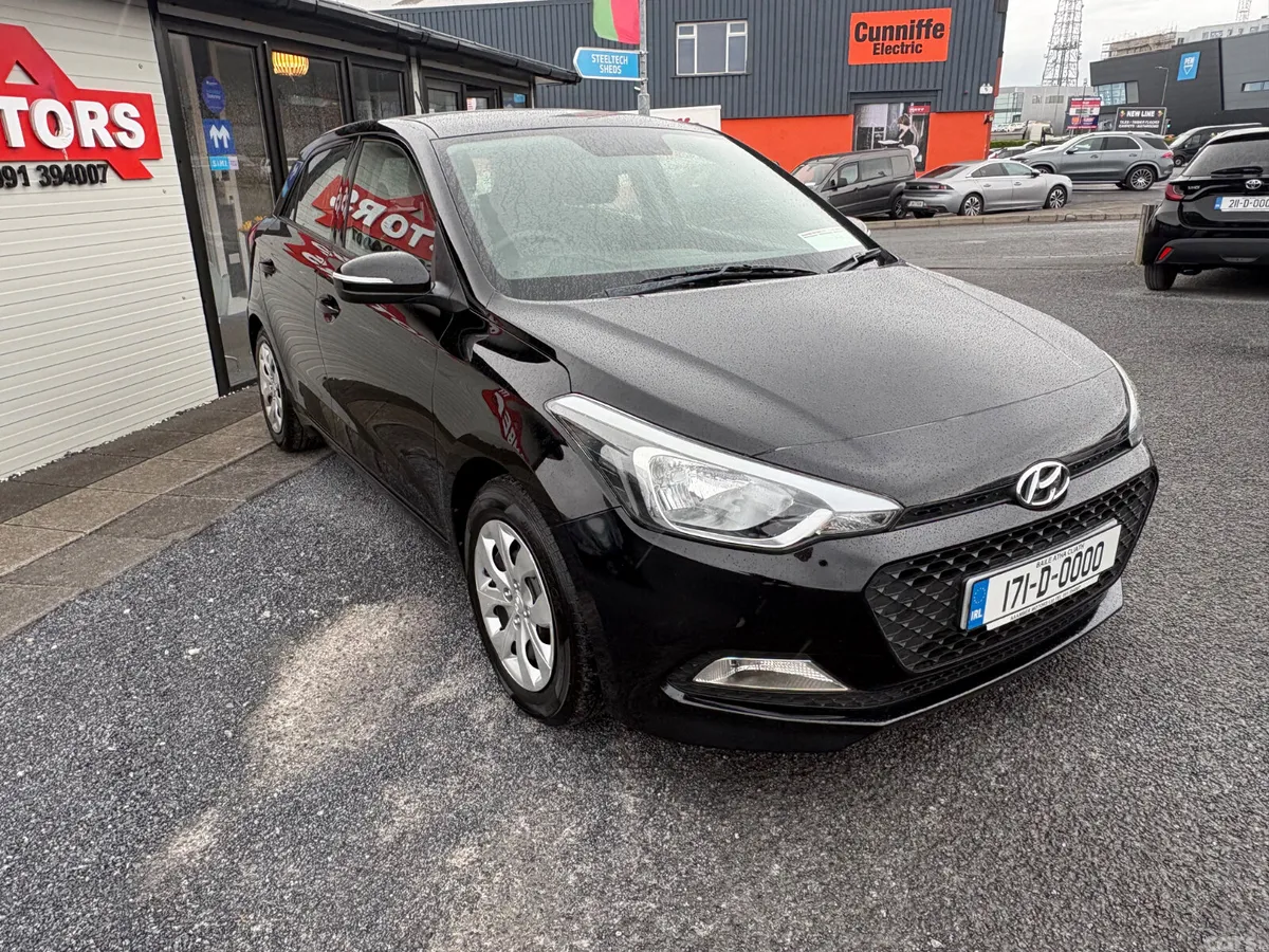 Hyundai i20 Hatchback, Petrol, 2017, Black