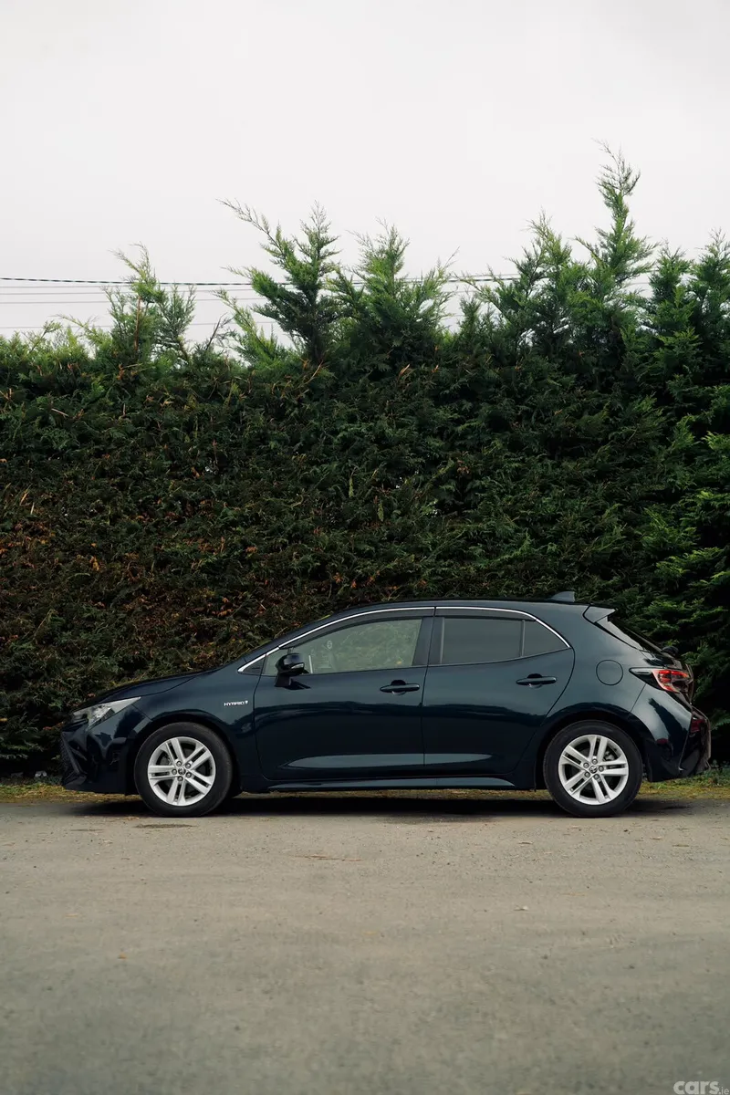 Toyota Corolla Hatchback, Petrol Hybrid, 2018, Blue
