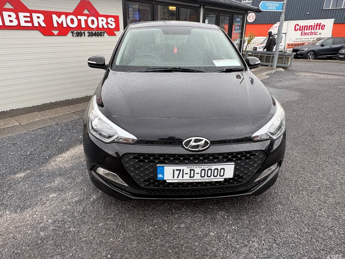 Hyundai i20 Hatchback, Petrol, 2017, Black