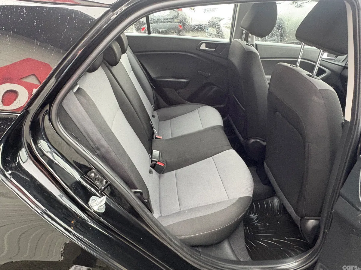 Hyundai i20 Hatchback, Petrol, 2017, Black