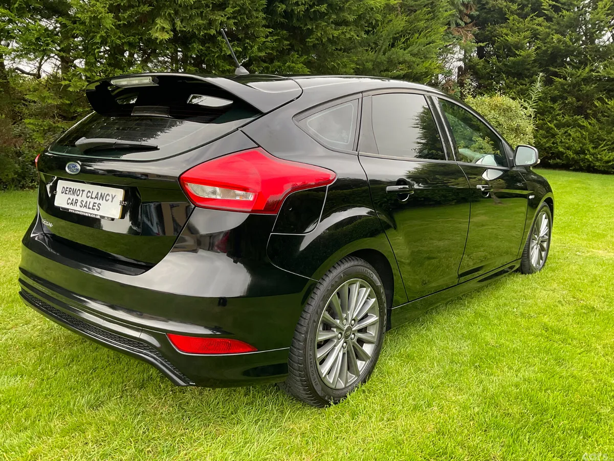 Ford Focus Hatchback, Diesel, 2017, Black