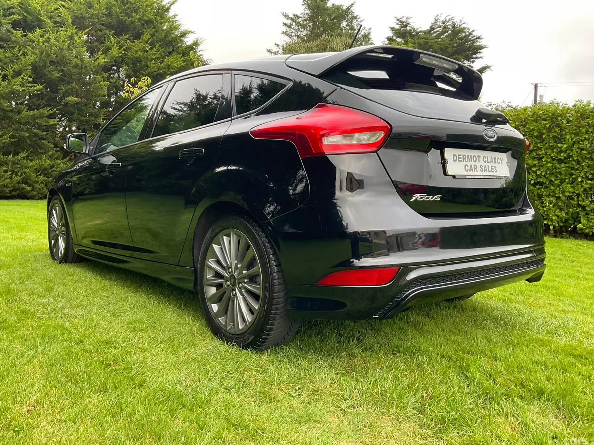 Ford Focus Hatchback, Diesel, 2017, Black