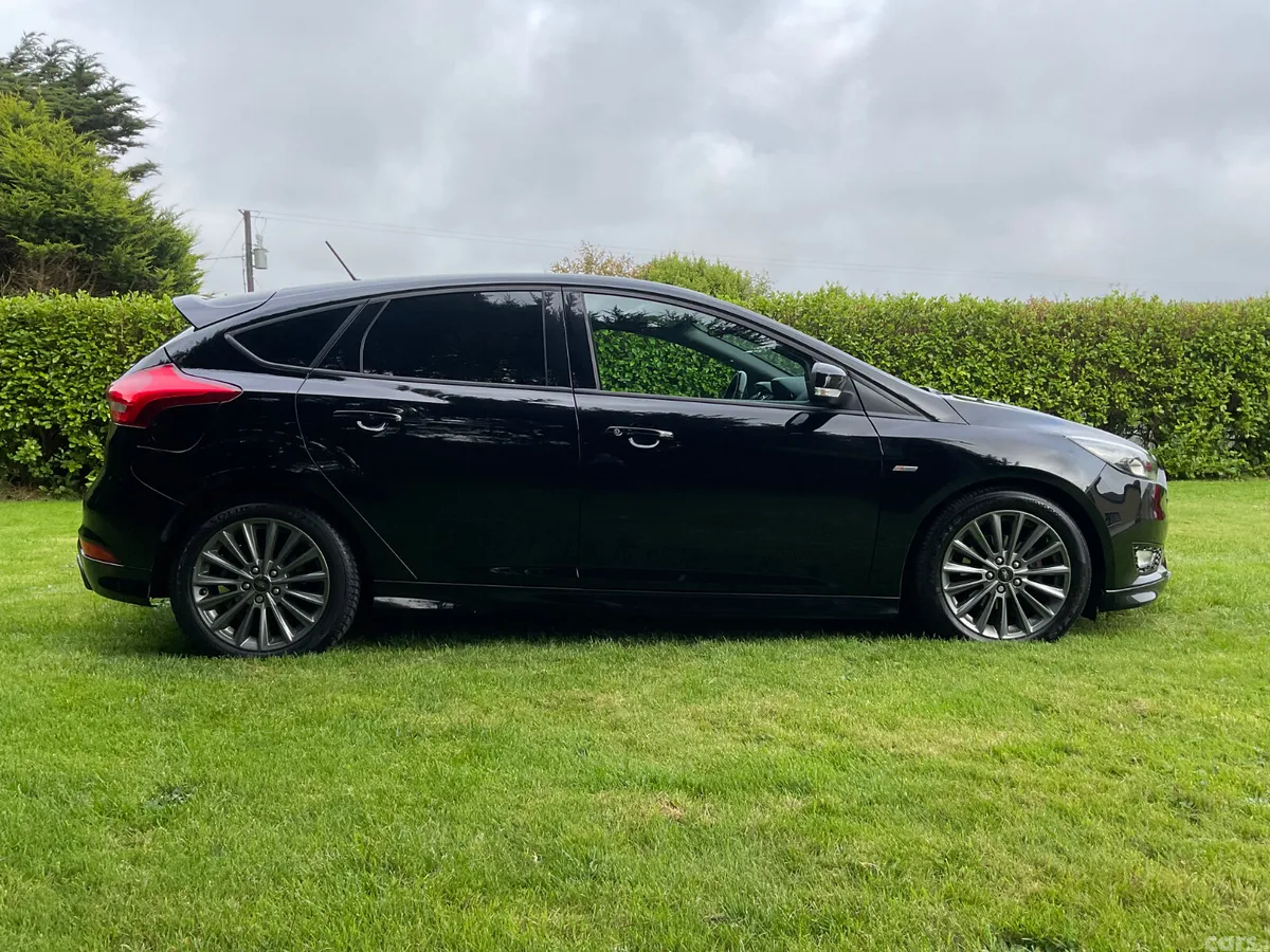 Ford Focus Hatchback, Diesel, 2017, Black