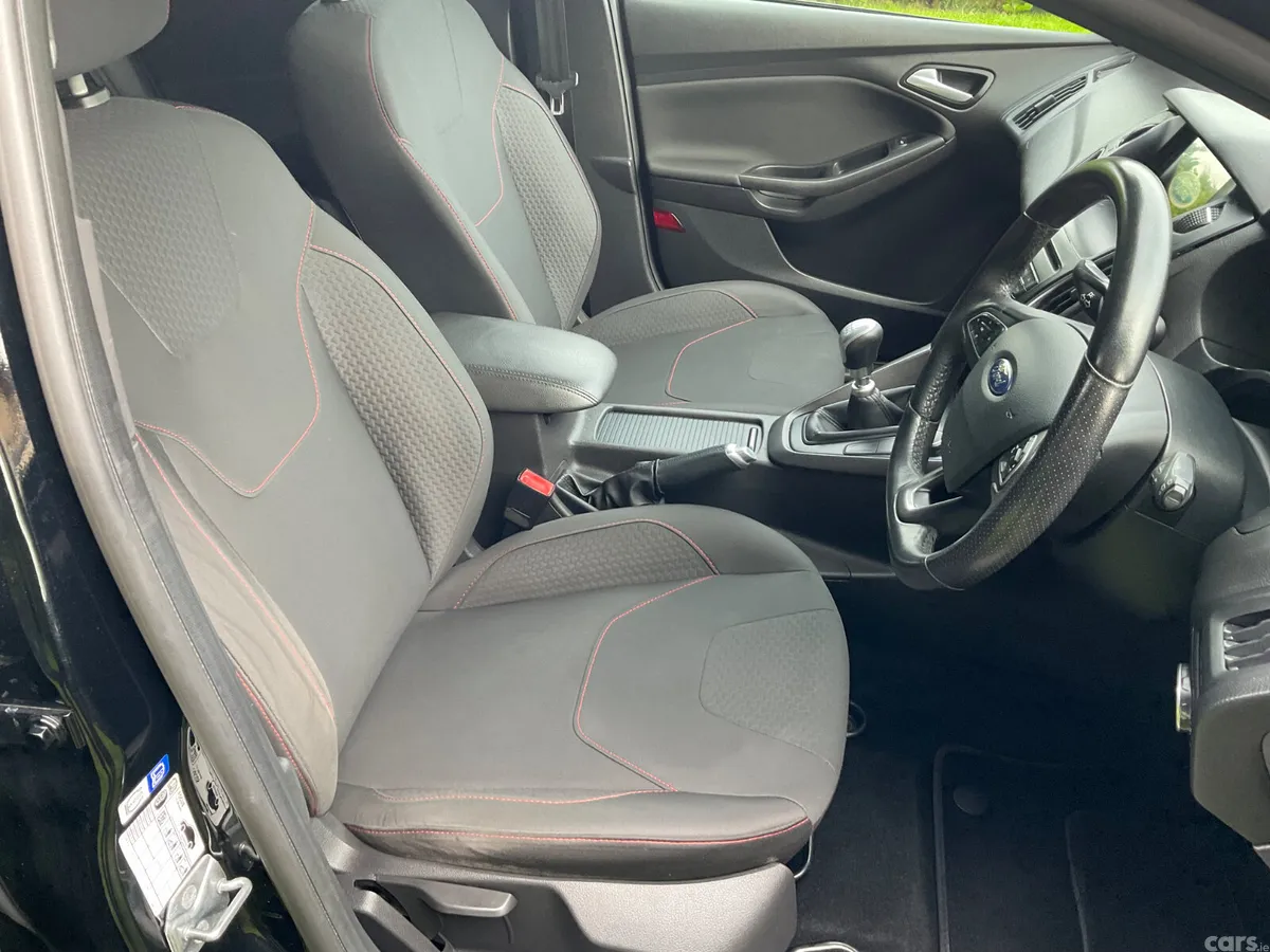 Ford Focus Hatchback, Diesel, 2017, Black