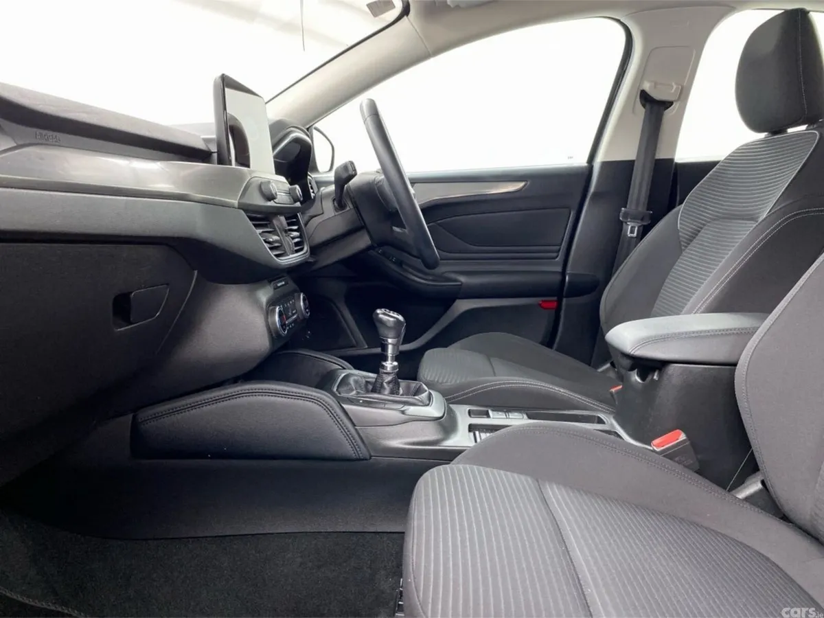 Ford Focus Hatchback, Petrol, 2019, Grey