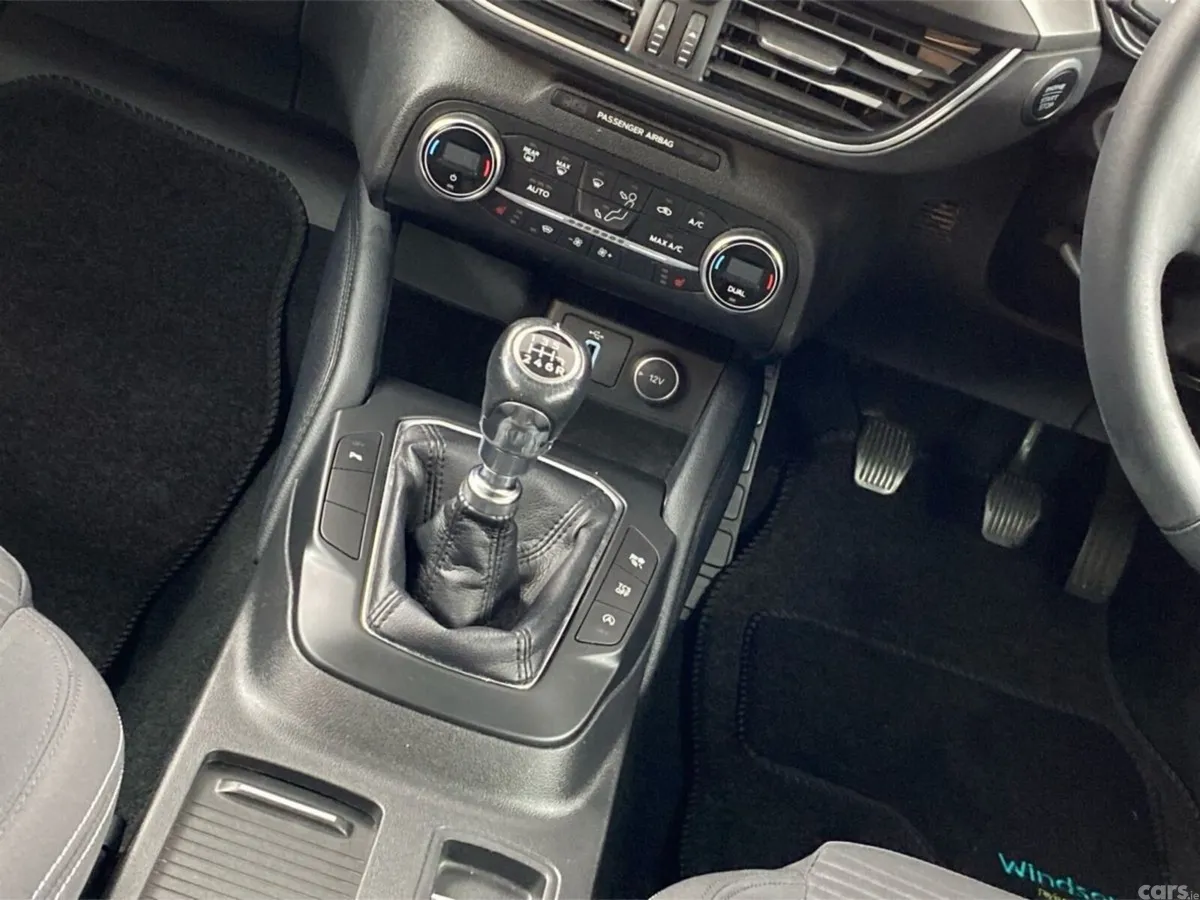 Ford Focus Hatchback, Petrol, 2019, Grey