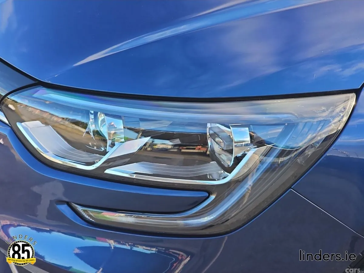 Renault Megane Saloon, Petrol, 2020, Blue