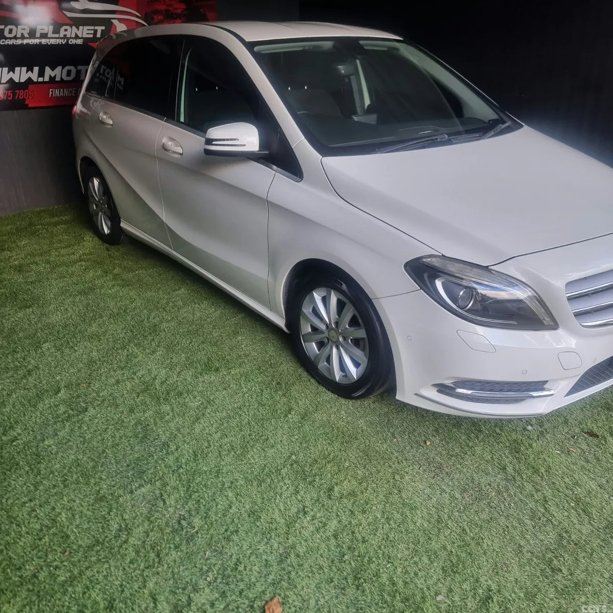 Mercedes-Benz B-Class Hatchback, Petrol, 2014, White