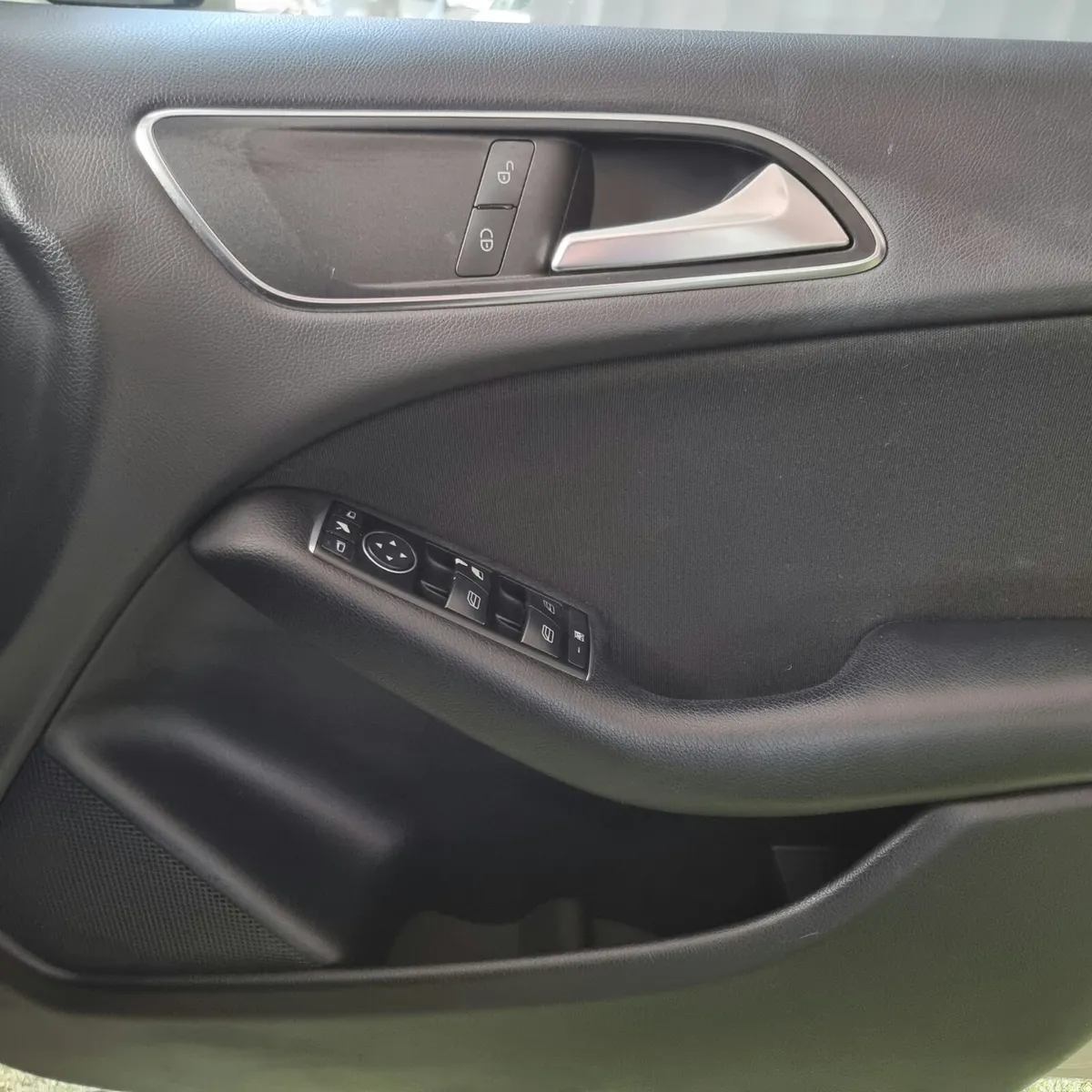 Mercedes-Benz B-Class Hatchback, Petrol, 2014, White