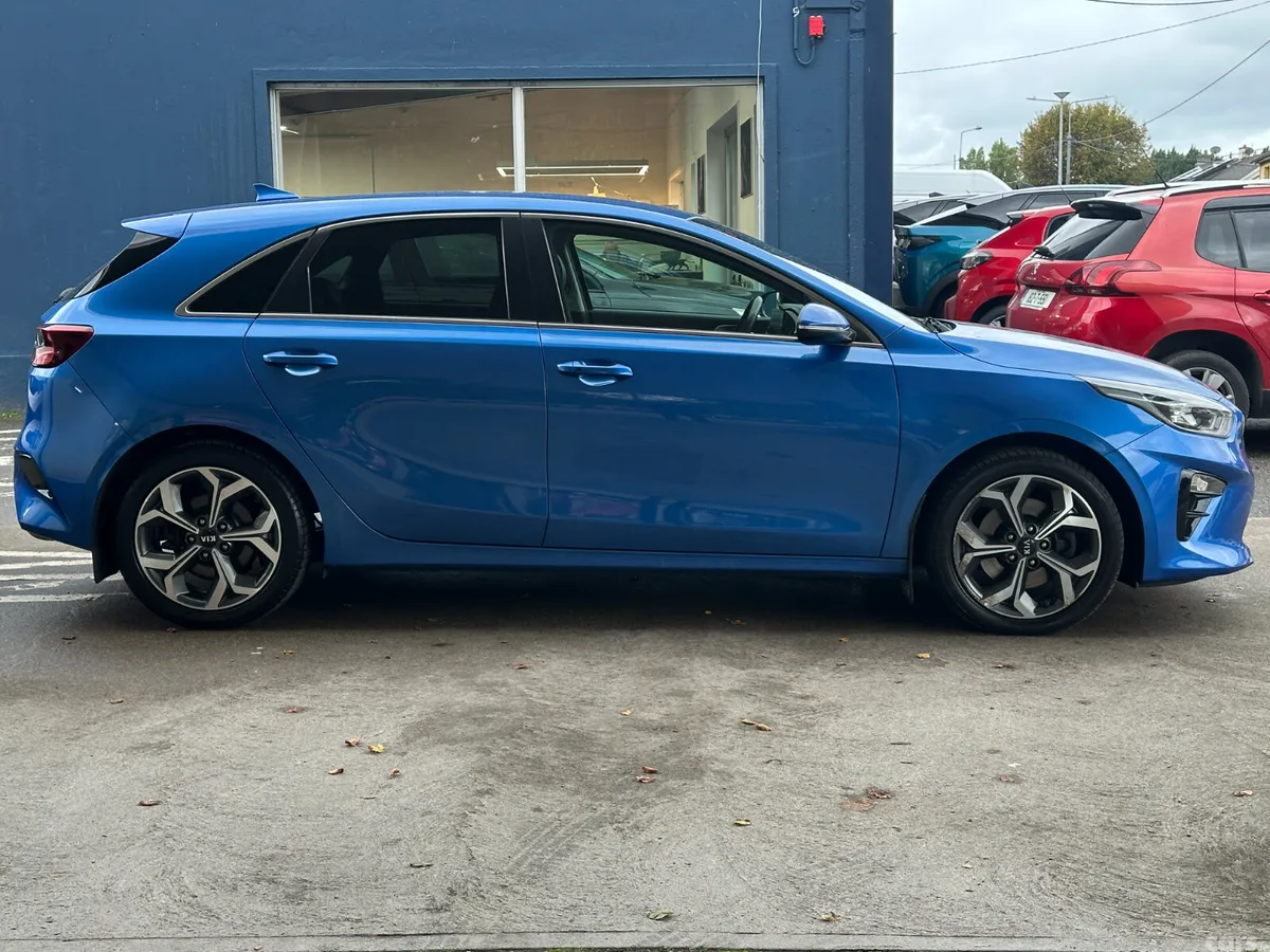 Kia Ceed Hatchback, Petrol, 2018, Blue