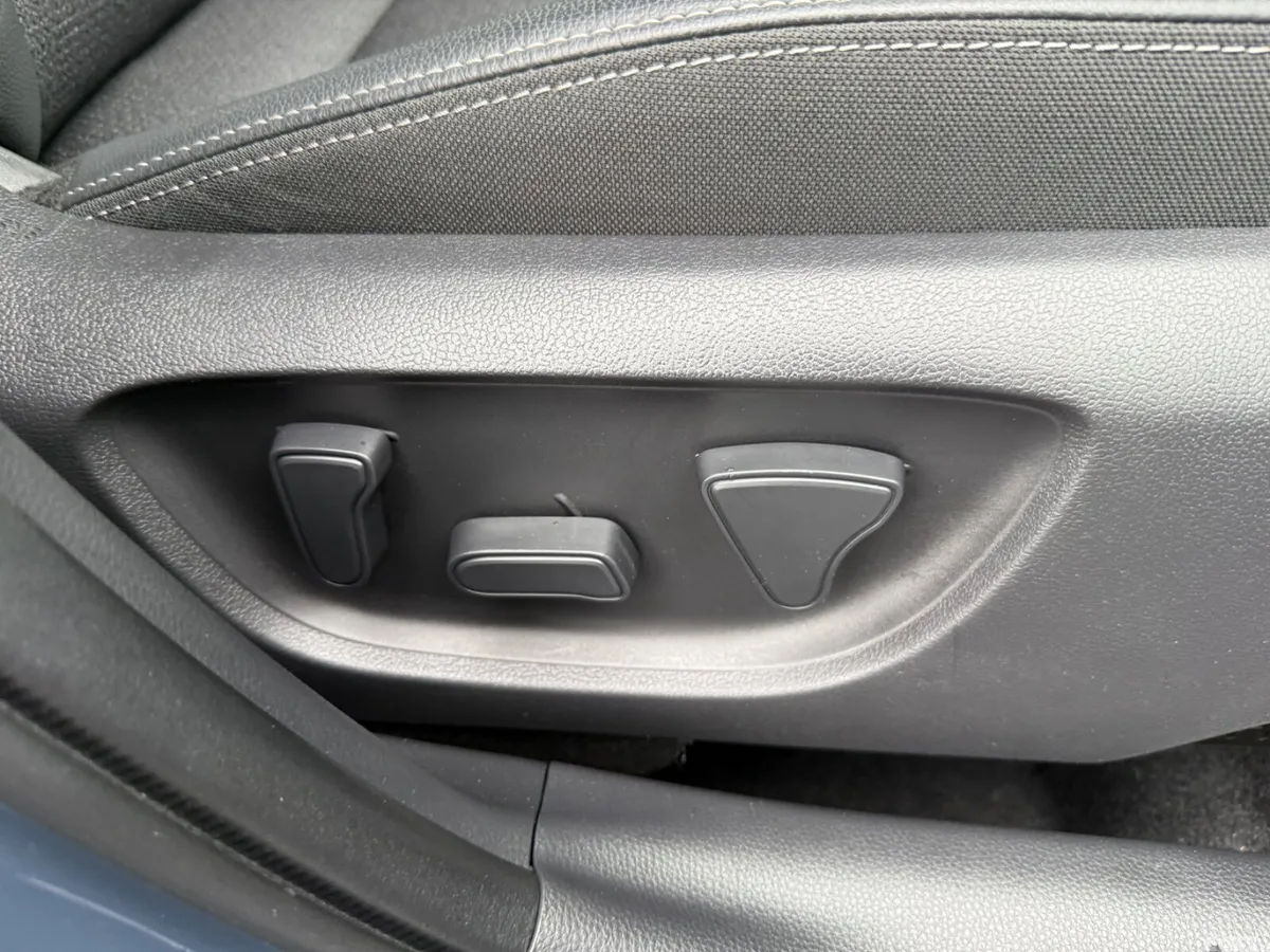 Toyota Yaris Cross SUV, Petrol Hybrid, 2025, Grey
