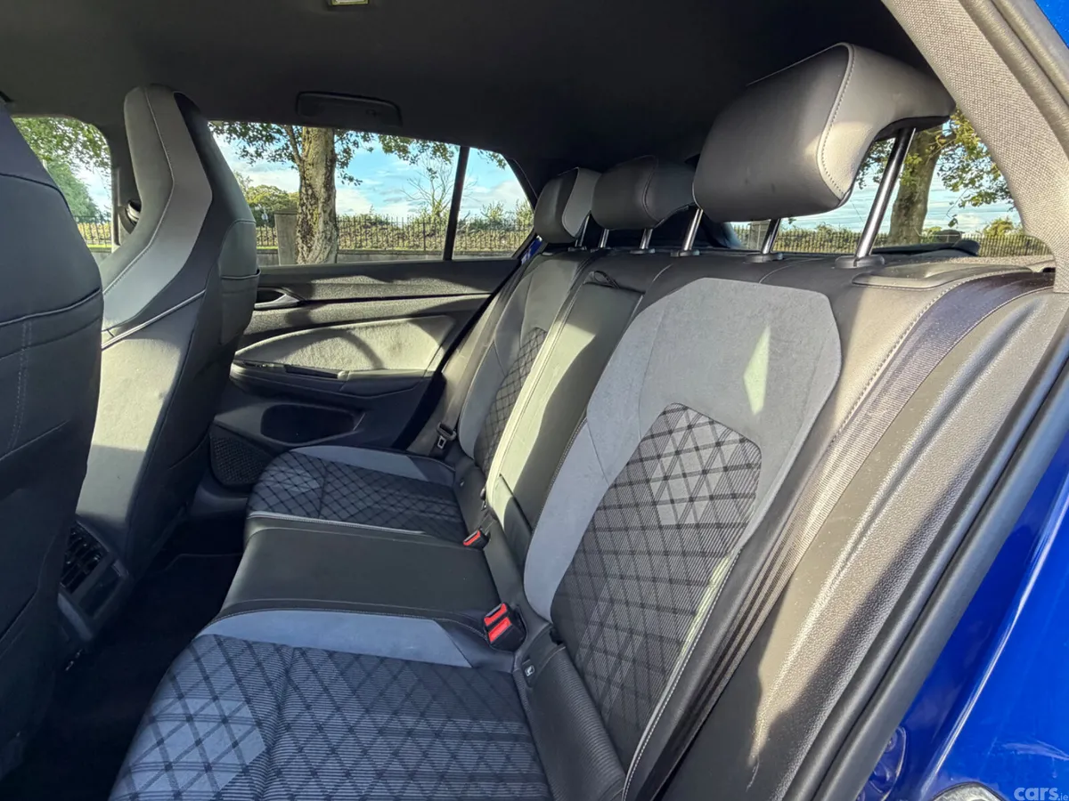 Volkswagen Golf Estate, Petrol, 2022, Blue