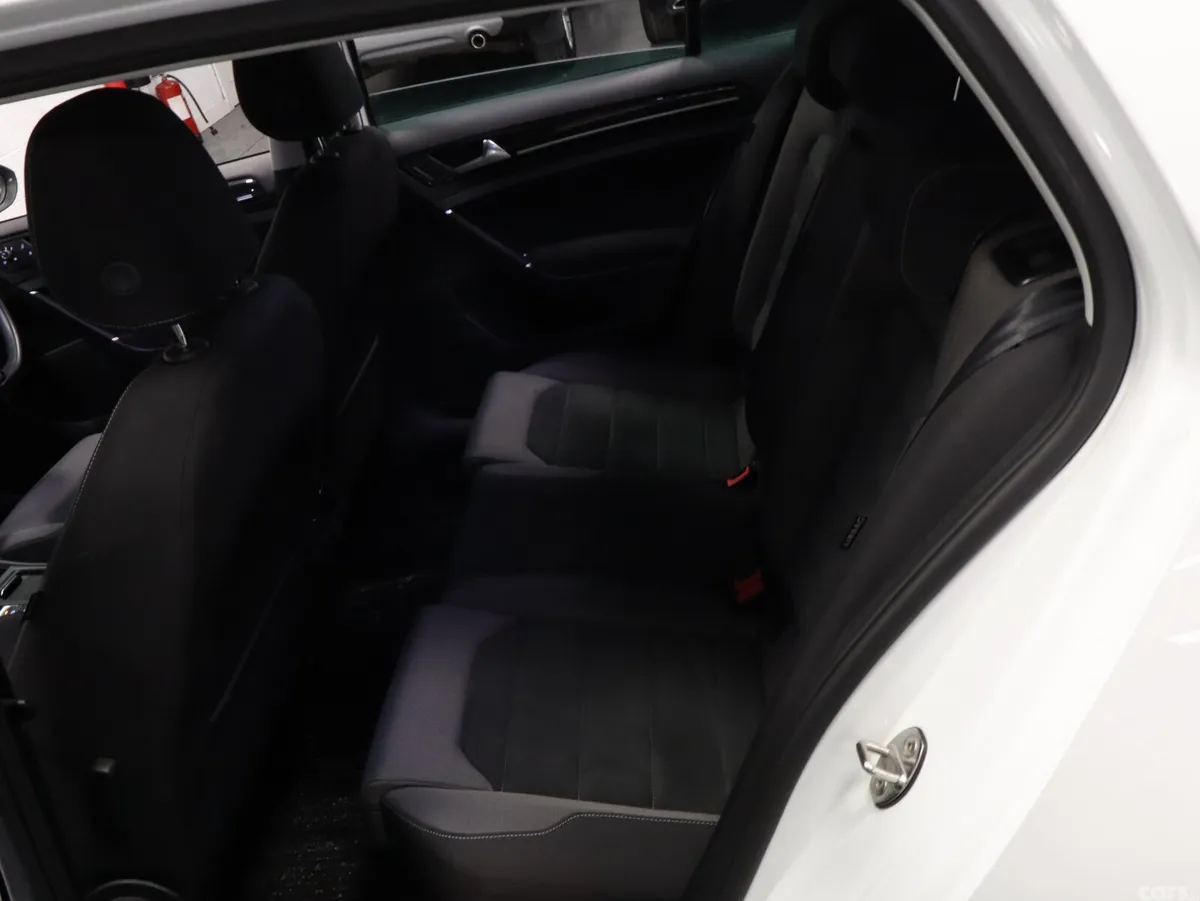 Volkswagen Golf Hatchback, Petrol, 2018, White