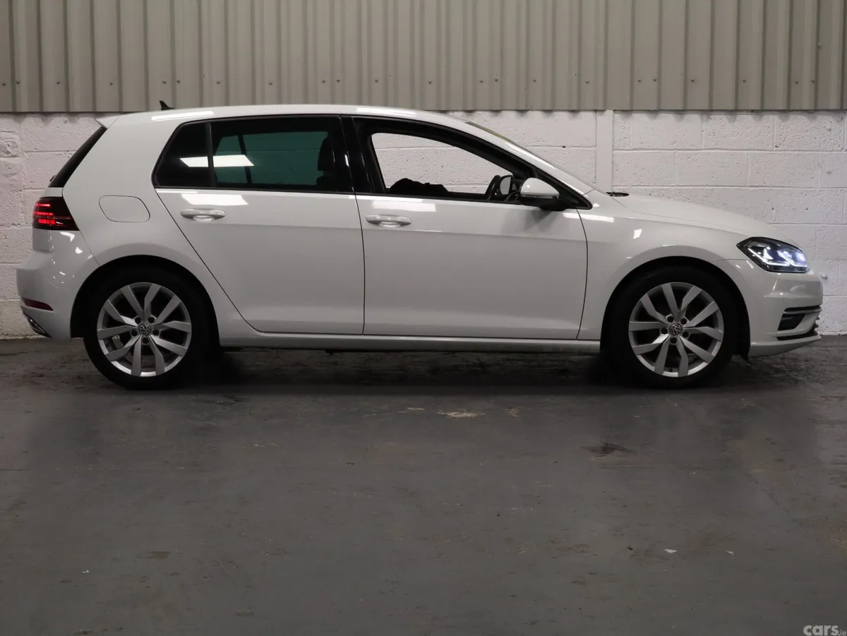 Volkswagen Golf Hatchback, Petrol, 2018, White