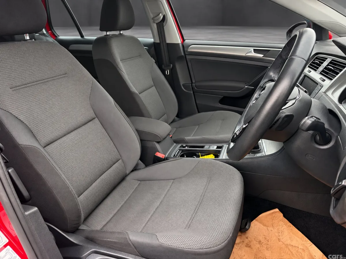 Volkswagen Golf Estate, Petrol, 2016, Red
