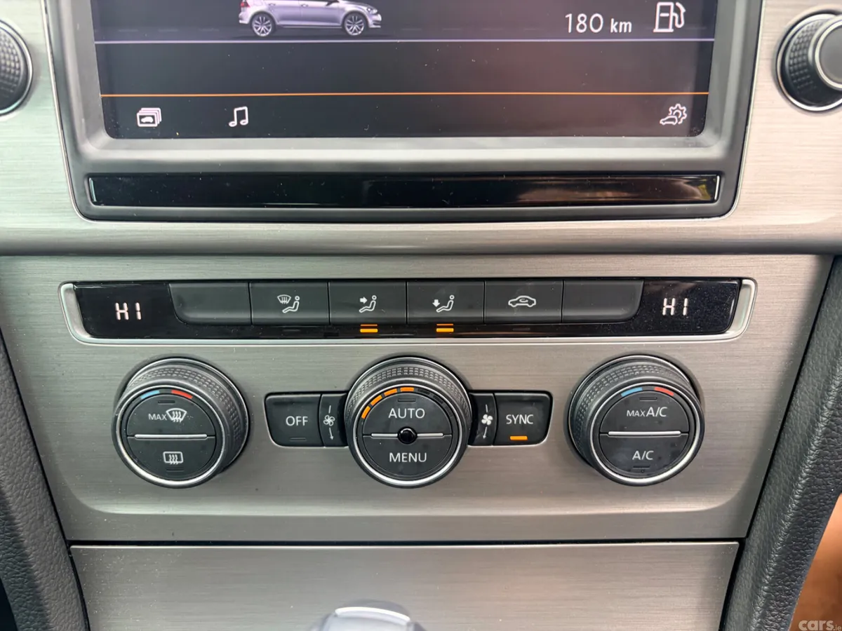 Volkswagen Golf Estate, Petrol, 2016, Red