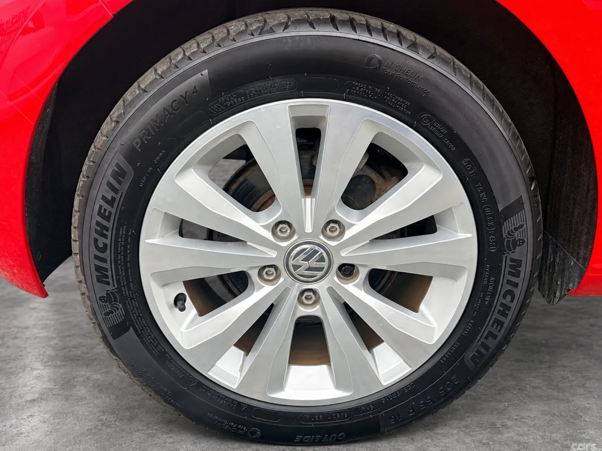 Volkswagen Golf Estate, Petrol, 2016, Red