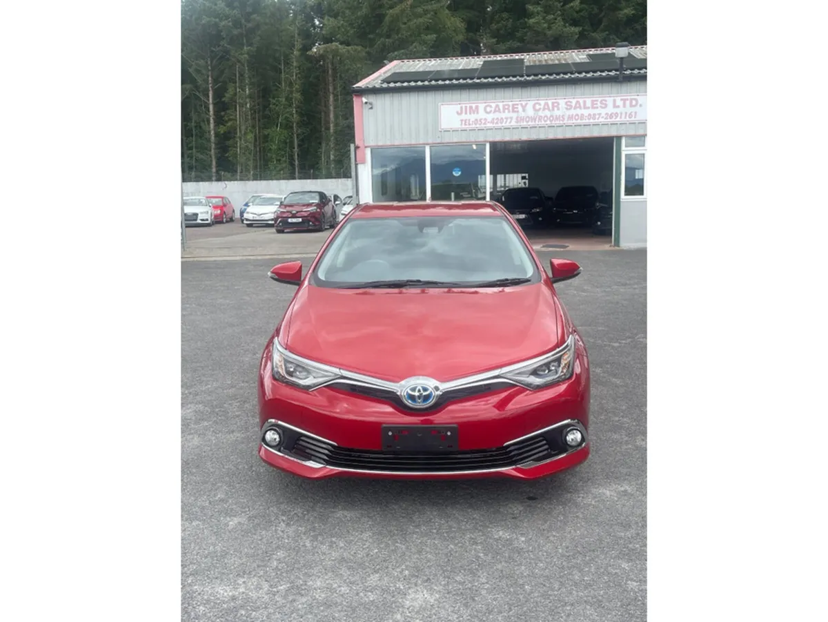 Toyota Auris Hatchback, Petrol Hybrid, 2016, Red