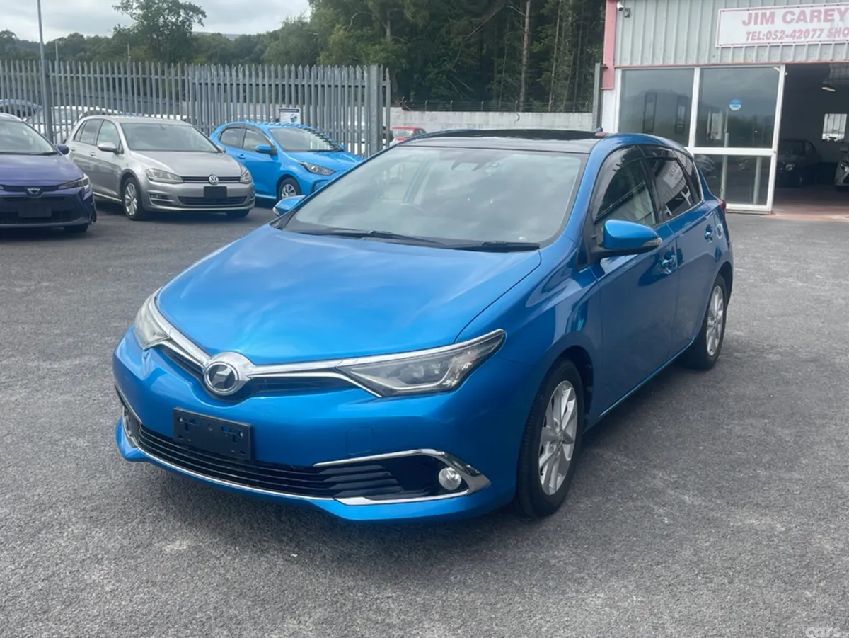 Toyota Auris Hatchback, Petrol, 2015, Blue