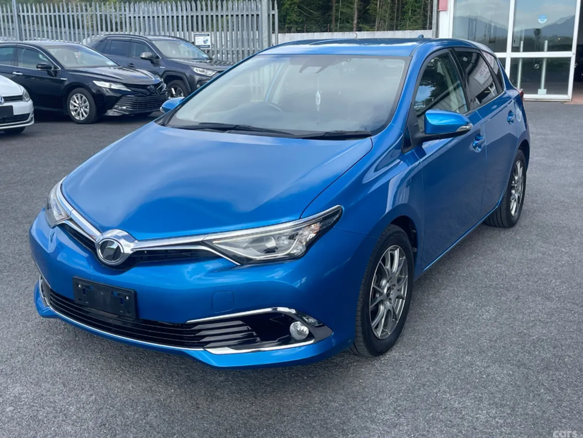 Toyota Auris Hatchback, Petrol, 2015, Blue