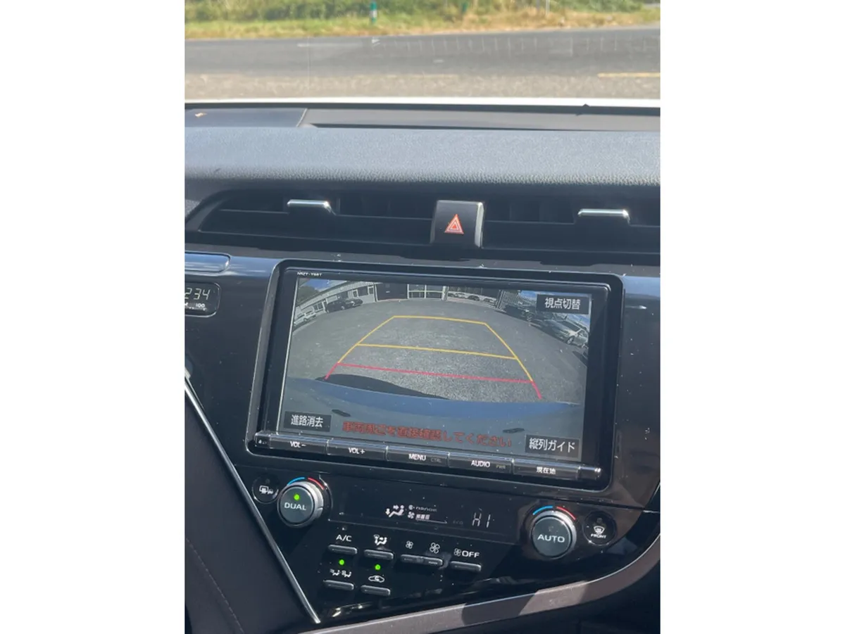 Toyota Camry Saloon, Petrol Hybrid, 2018, White
