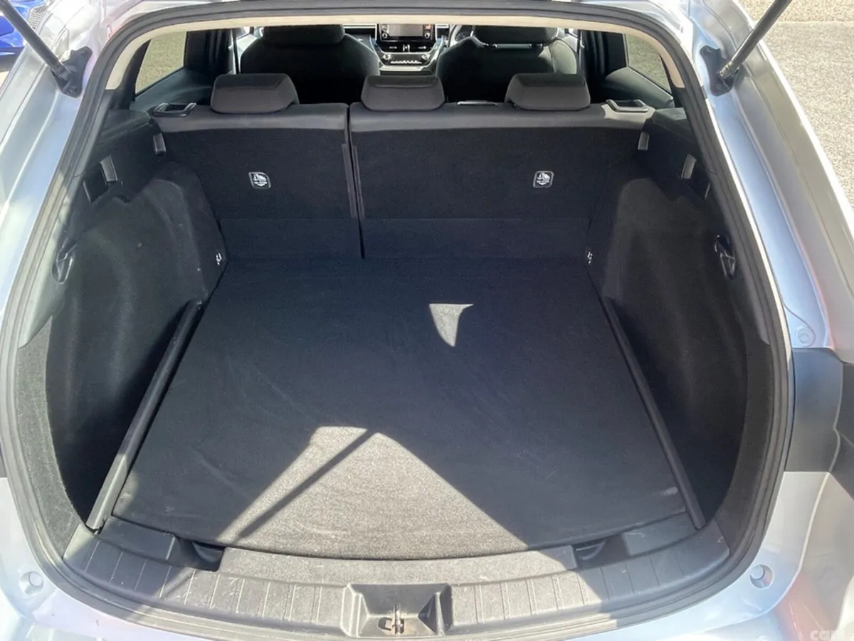 Toyota Corolla Estate, Petrol Hybrid, 2019, Silver