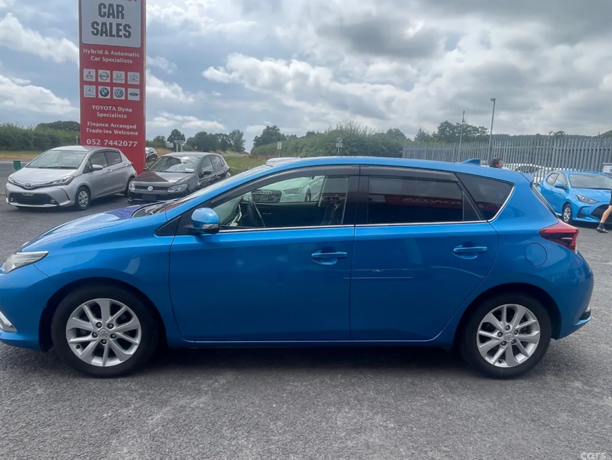 Toyota Auris Hatchback, Petrol, 2015, Blue