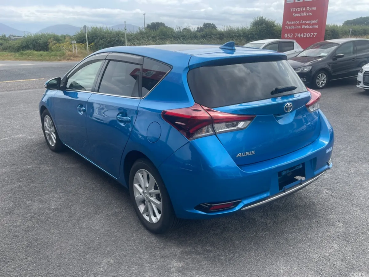 Toyota Auris Hatchback, Petrol, 2015, Blue