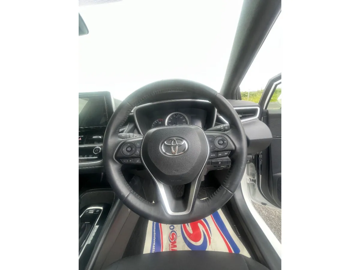 Toyota Corolla Hatchback, Petrol Hybrid, 2019, White