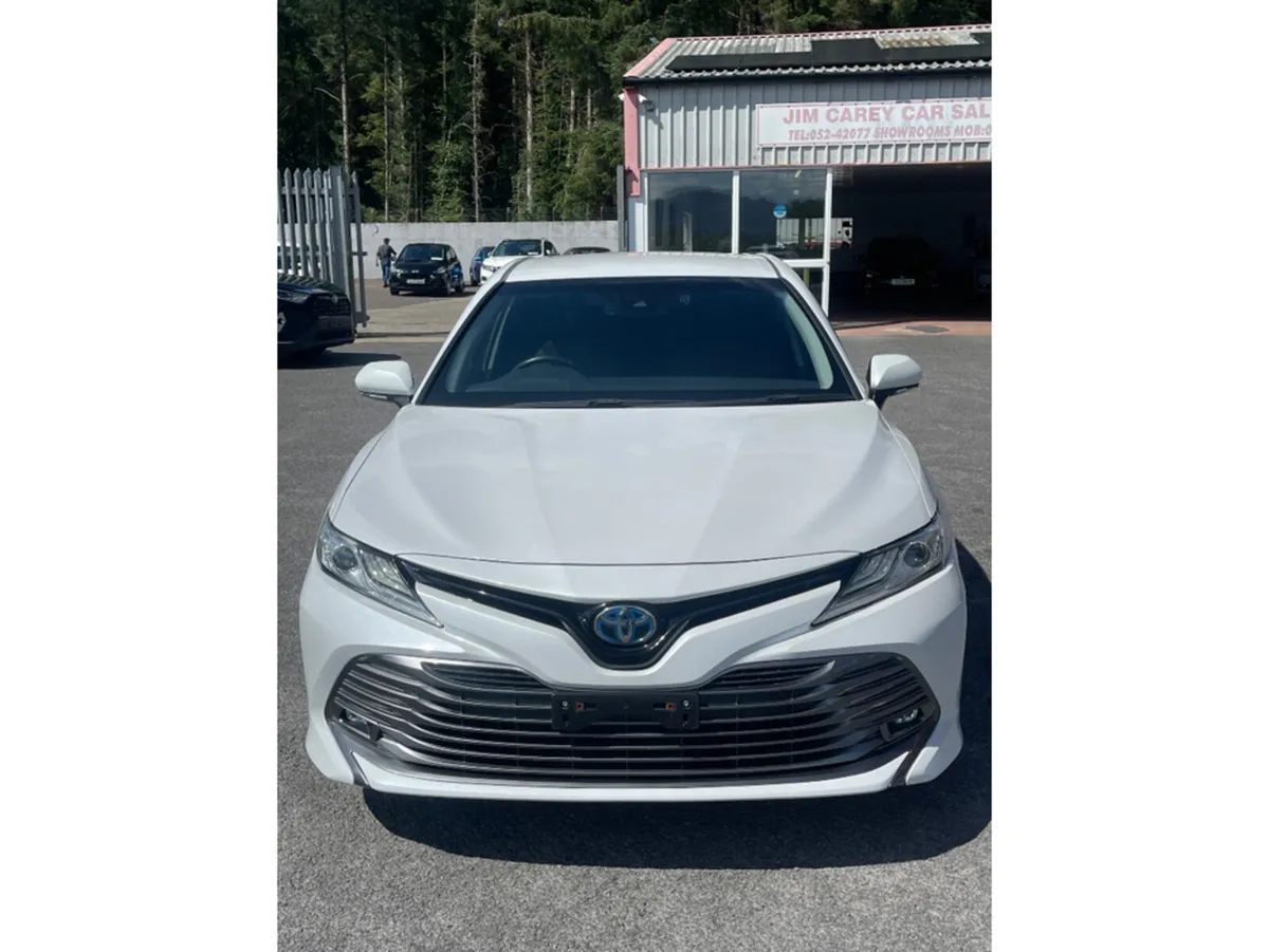 Toyota Camry Saloon, Petrol Hybrid, 2018, White