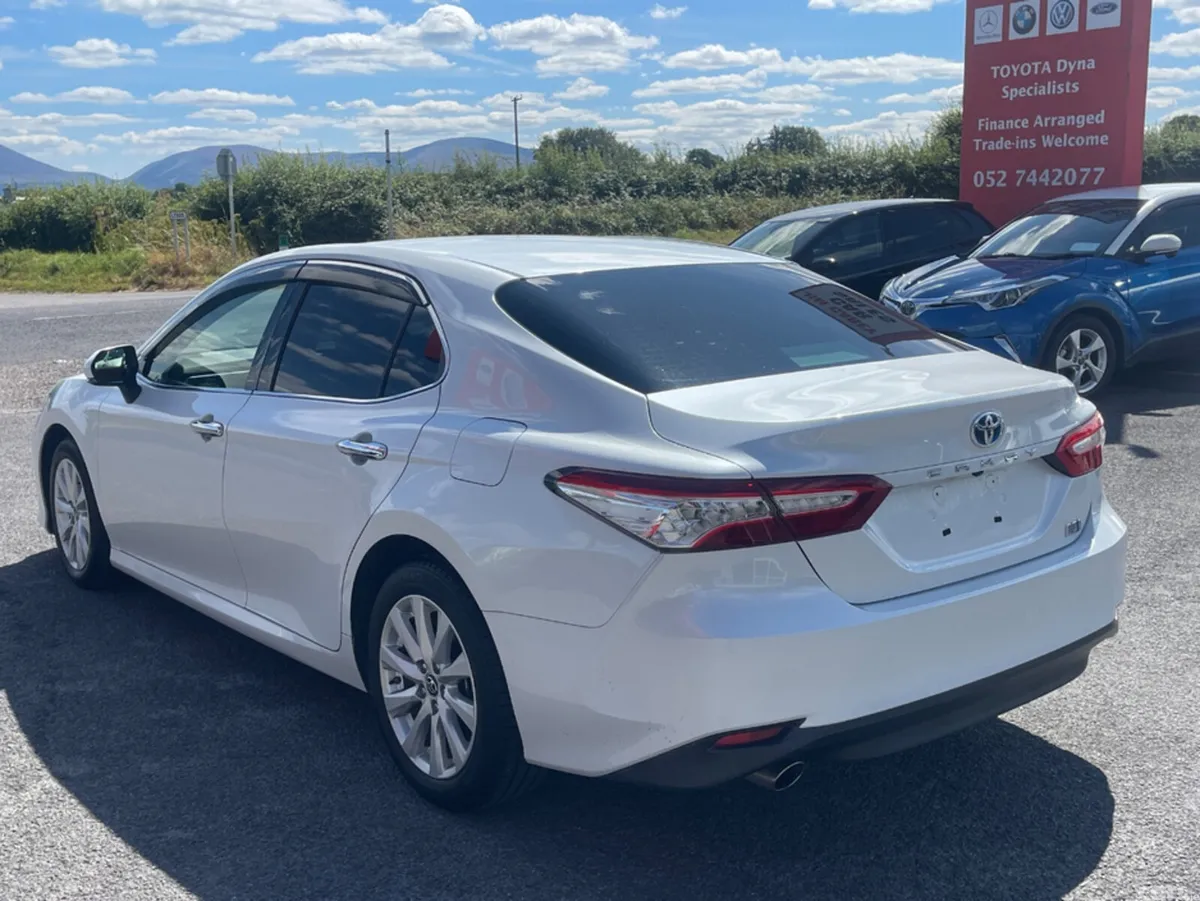 Toyota Camry Saloon, Petrol Hybrid, 2018, White