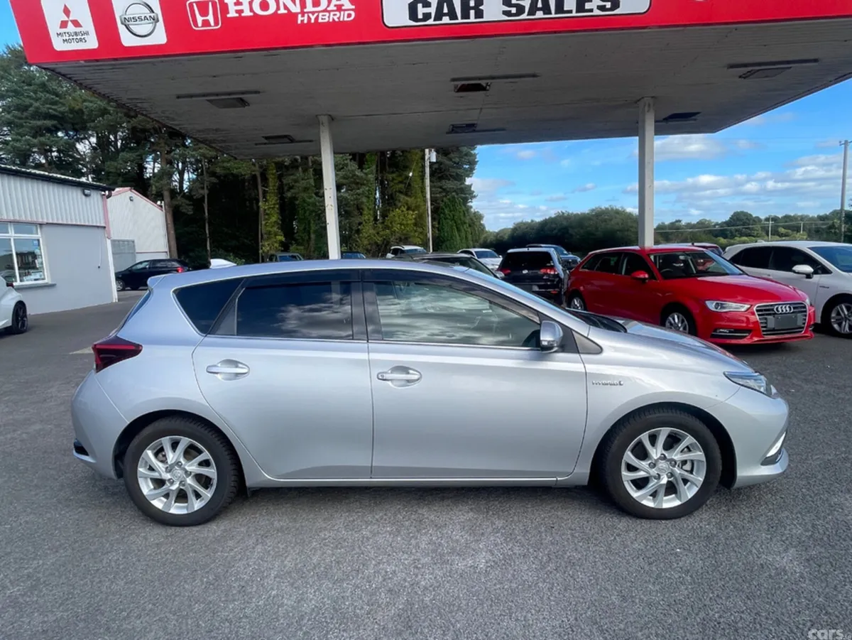 Toyota Auris Hatchback, Petrol Hybrid, 2018, Silver