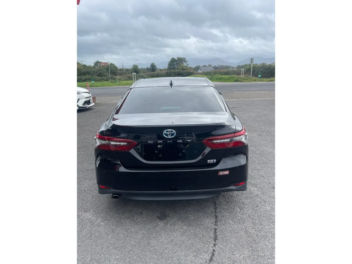Toyota Camry Saloon, Petrol Hybrid, 2021, Black