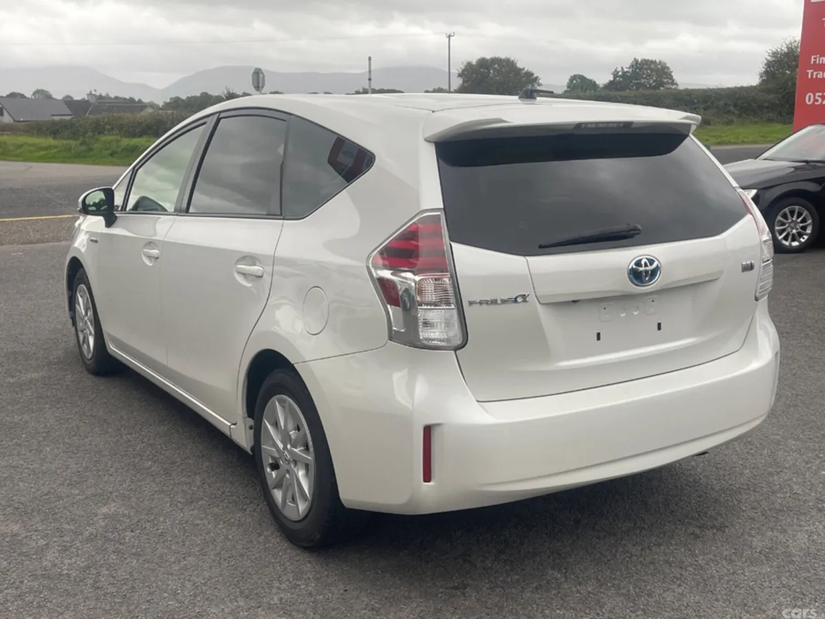 Toyota Prius Hatchback, Petrol Hybrid, 2016, White