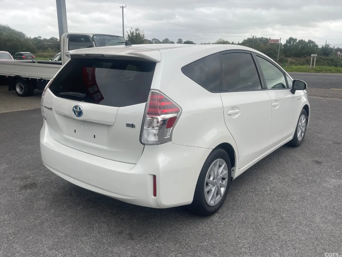 Toyota Prius Hatchback, Petrol Hybrid, 2016, White