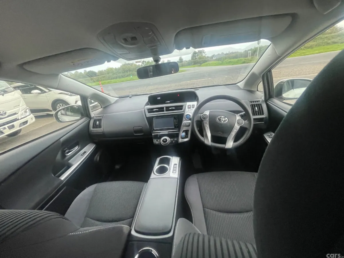 Toyota Prius Hatchback, Petrol Hybrid, 2016, White
