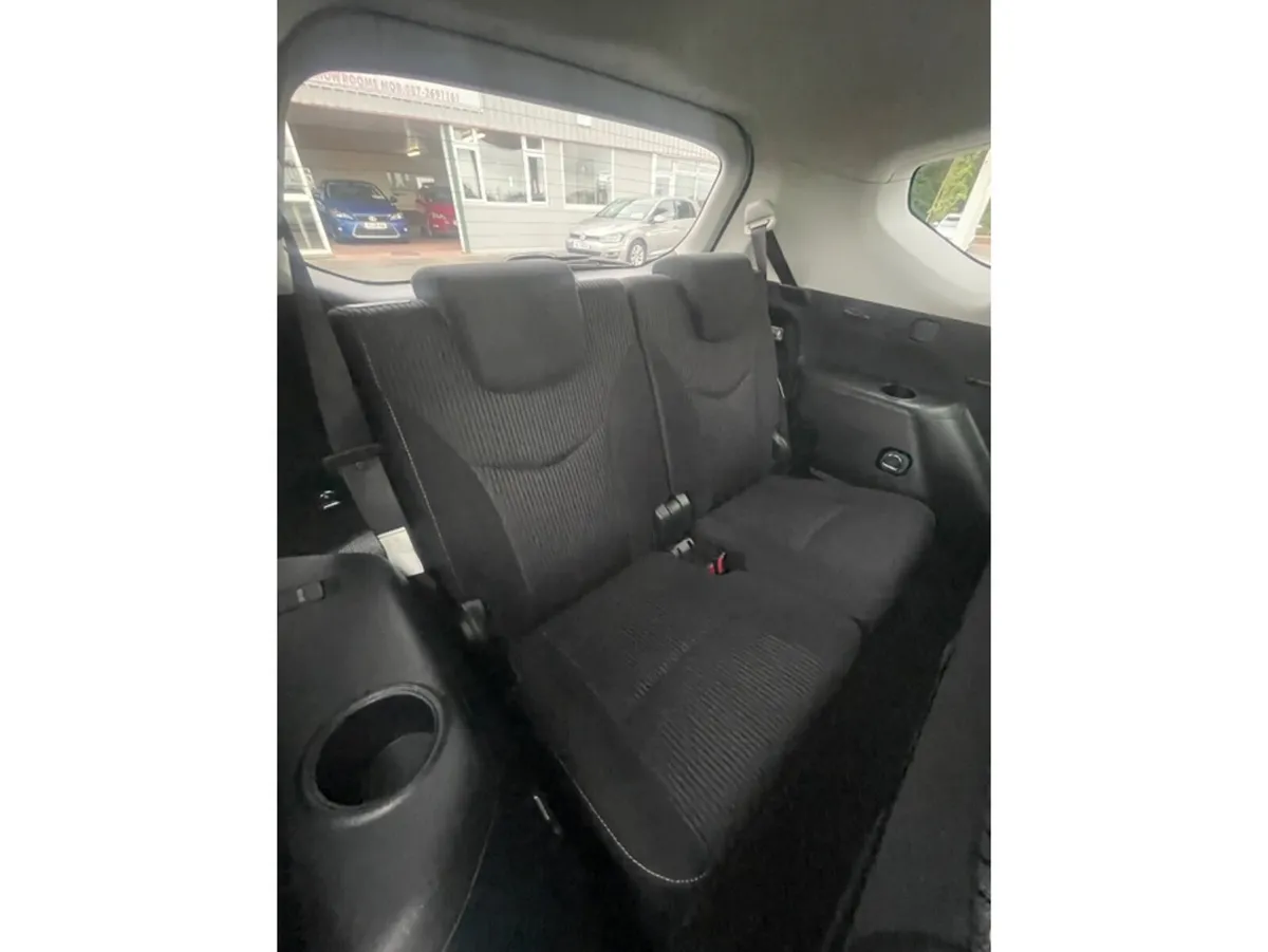 Toyota Prius Hatchback, Petrol Hybrid, 2016, White