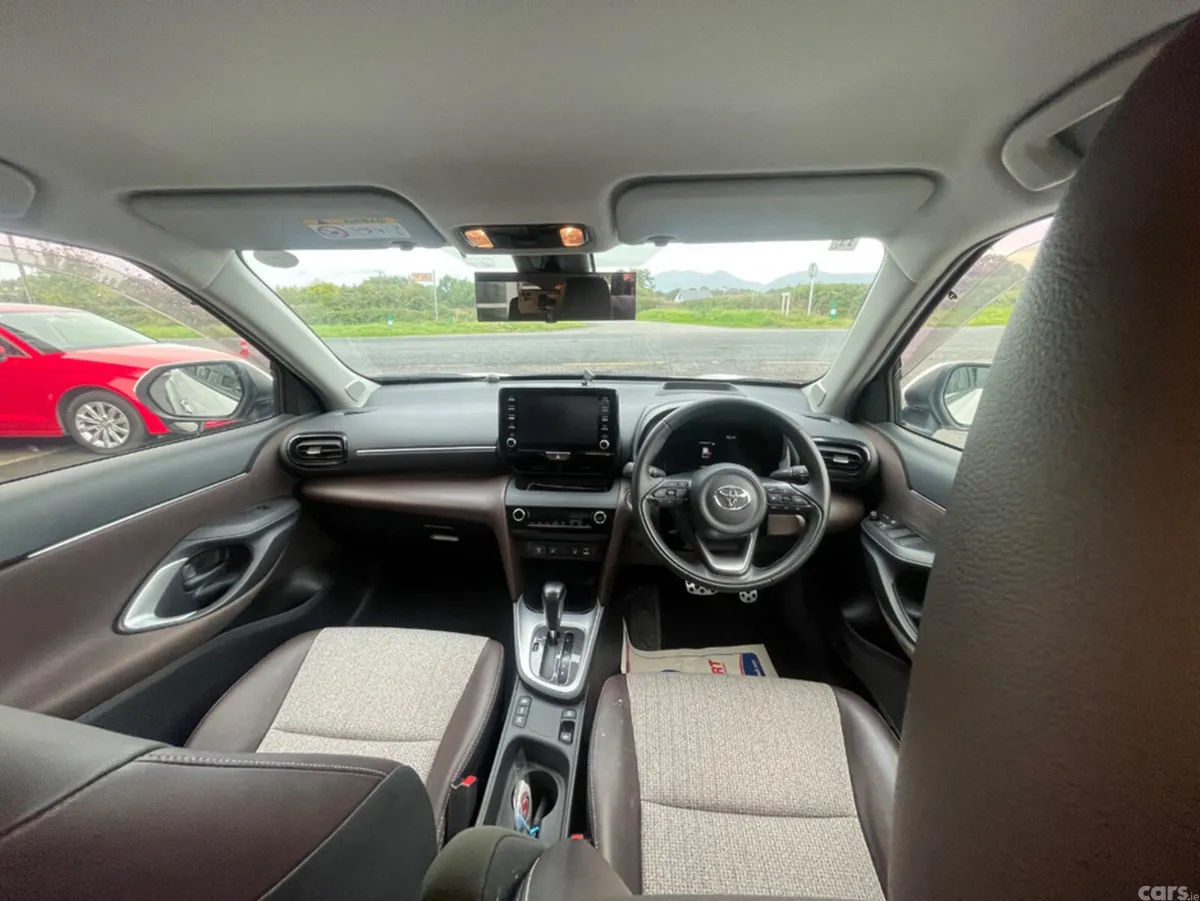 Toyota Yaris Cross Hatchback, Petrol Hybrid, 2020, White