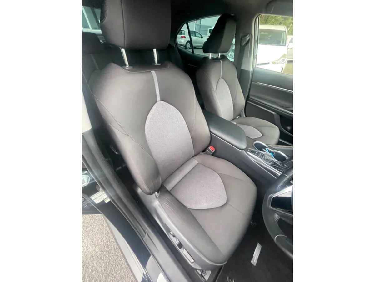 Toyota Camry Saloon, Petrol Hybrid, 2021, Black