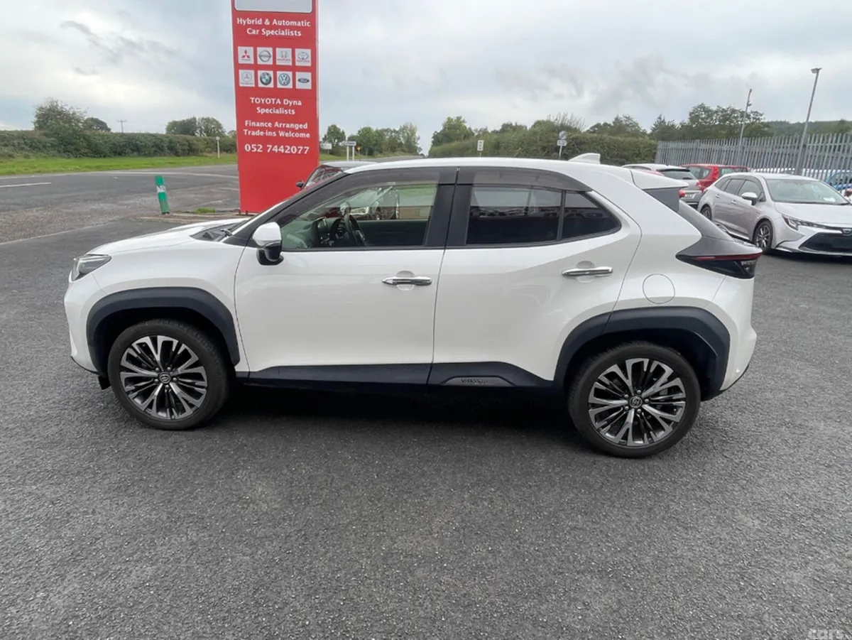 Toyota Yaris Cross Hatchback, Petrol Hybrid, 2020, White