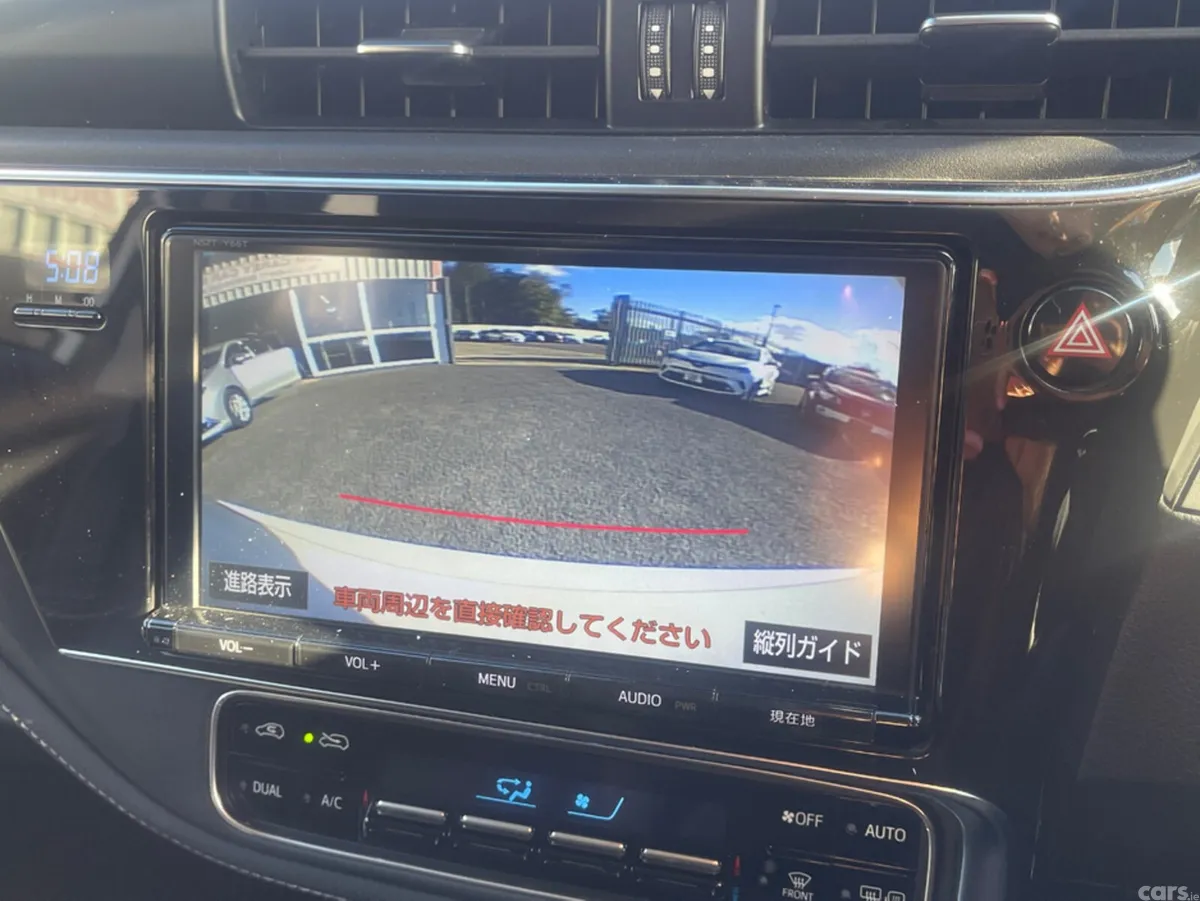 Toyota Auris Hatchback, Petrol Hybrid, 2016, White