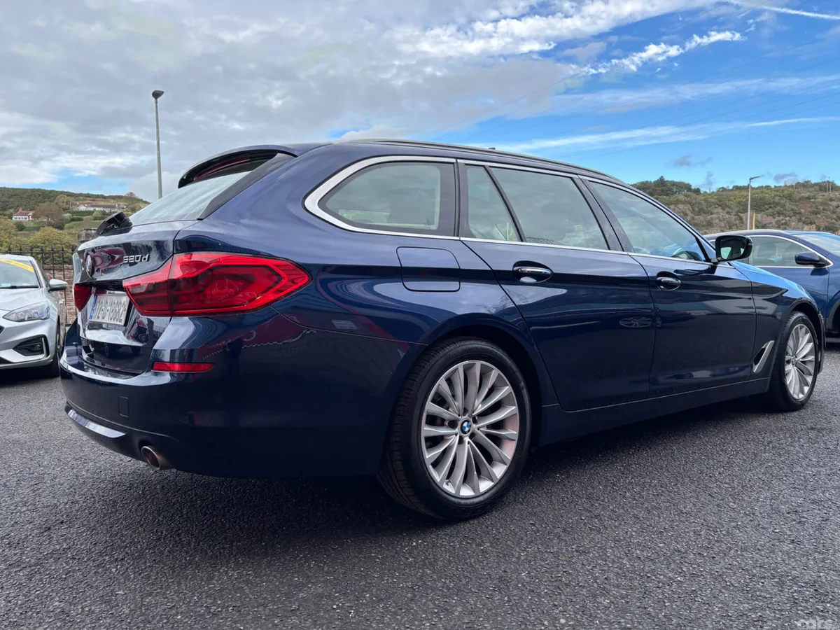 BMW 5-Series Estate, Diesel, 2017, Blue