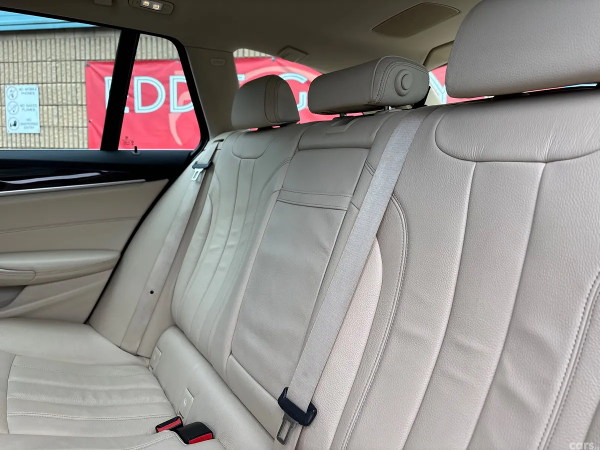 BMW 5-Series Estate, Diesel, 2017, Blue