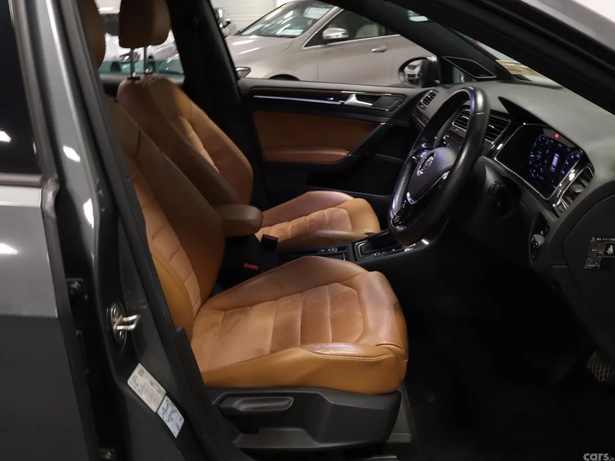 Volkswagen Golf Hatchback, Petrol, 2018, Grey